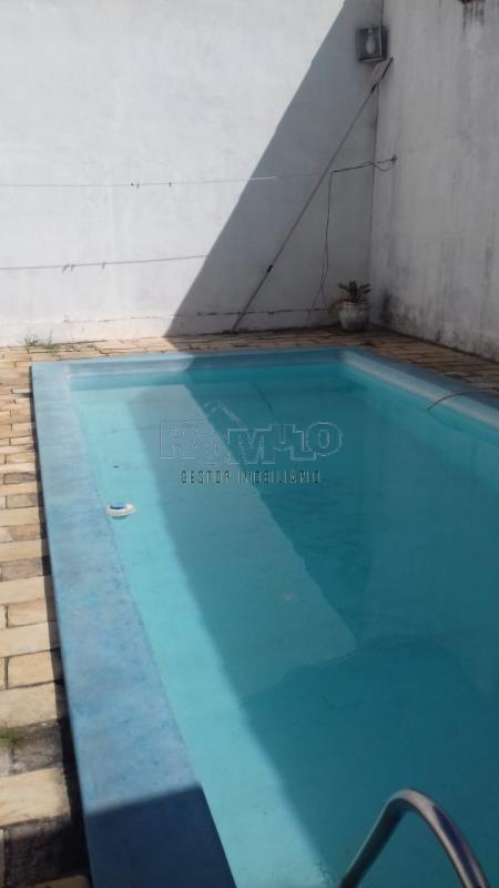 Casa 243m² 4 dormitórios com piscina